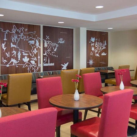 Towneplace Suites By Marriott Toronto Northeast/Markham Zewnętrze zdjęcie