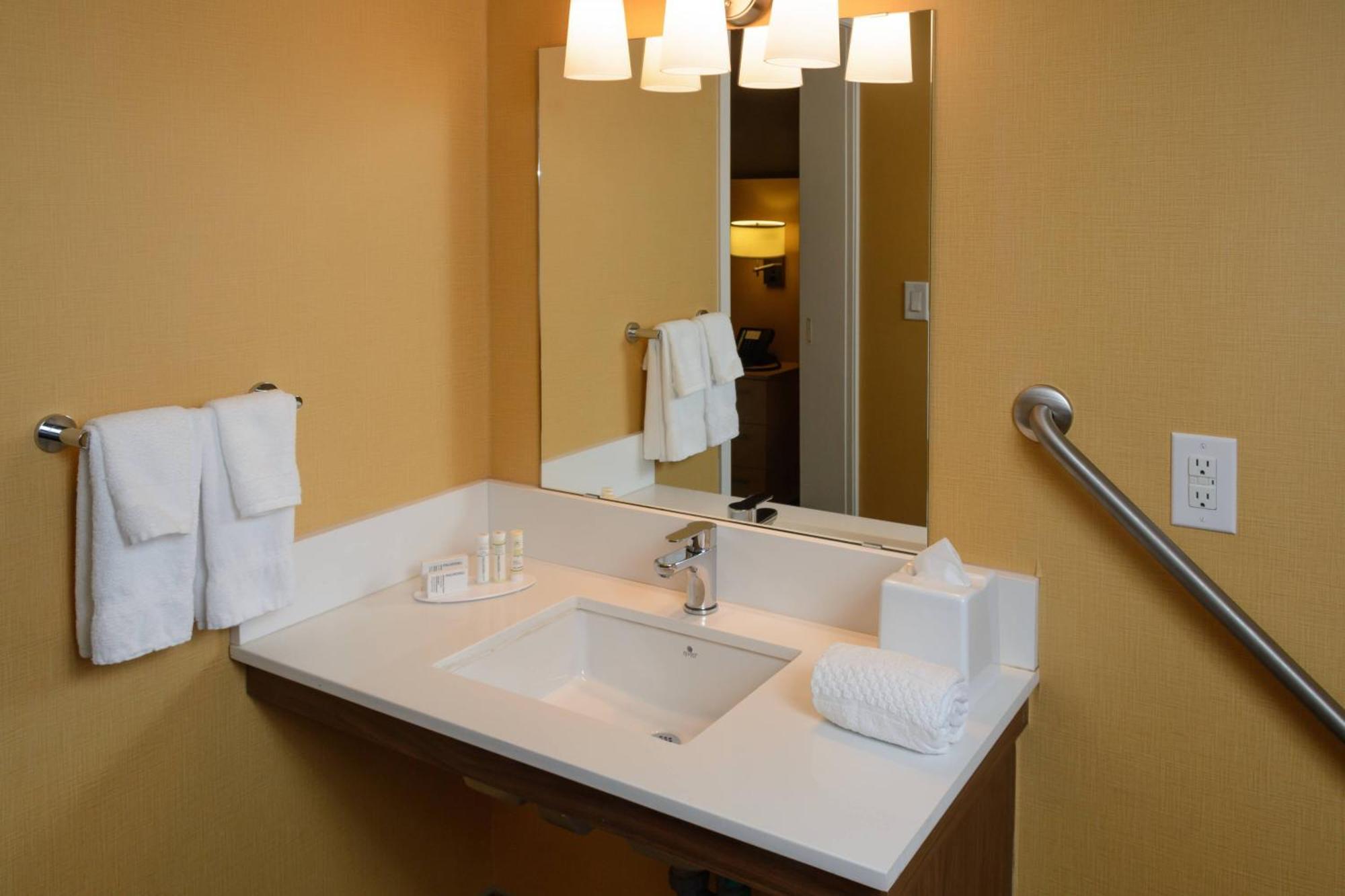 Towneplace Suites By Marriott Toronto Northeast/Markham Zewnętrze zdjęcie
